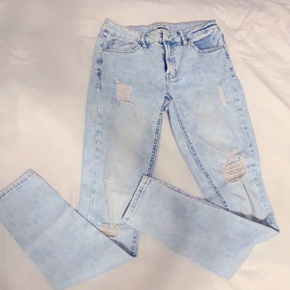 Distressed Light Wash Skinny Jeans